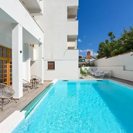 Apartments And Rooms Diana Zadar Exterior photo