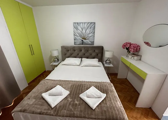 Apartments And Rooms Diana